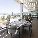 Radisson Blu Hotel, Choruslife Szálloda