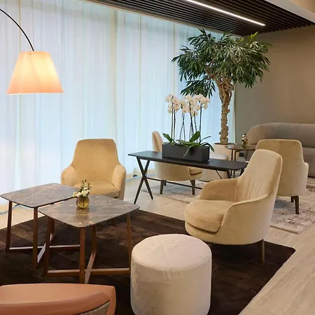 Otel Radisson Blu Hotel, Choruslife 4*