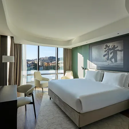 Radisson Blu Hotel, Choruslife Otel 4*
