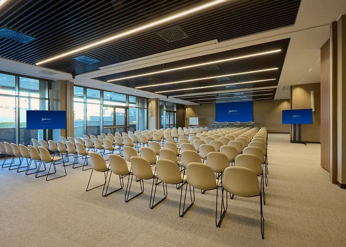 Hotel Radisson Blu Hotel, Choruslife 4*